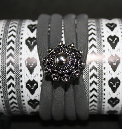 Armband grijs € 6,50